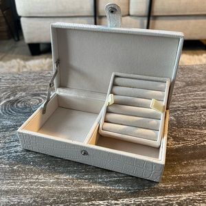 White 7” x 4” jewelry box